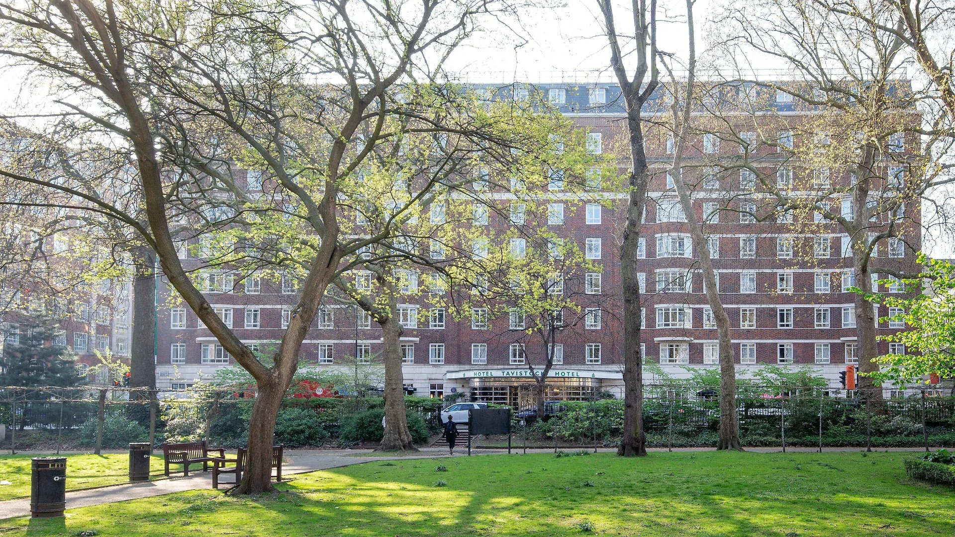 11 Resort Hotels In Central London That Stand Out