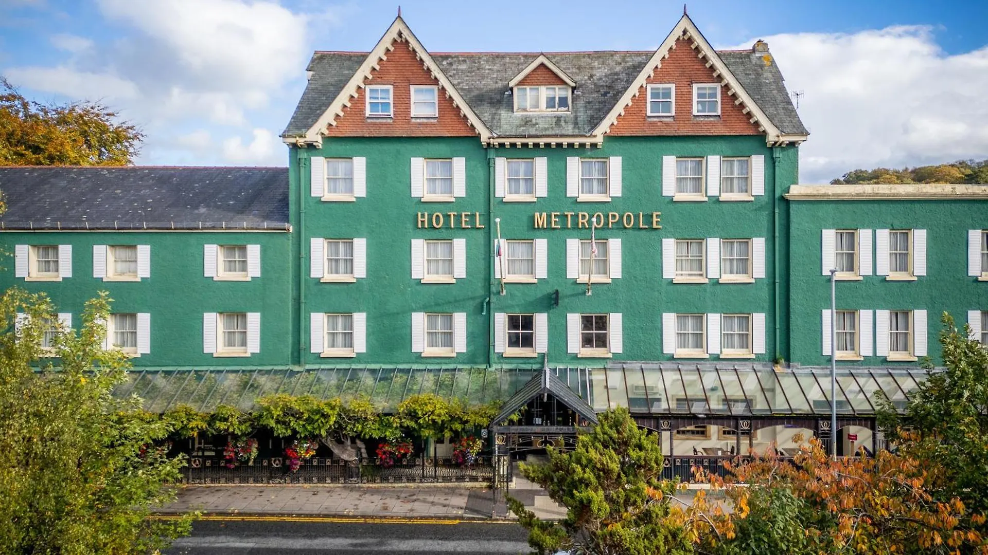 15 Top-Rated Luxury Hotels in Wales You Should Know