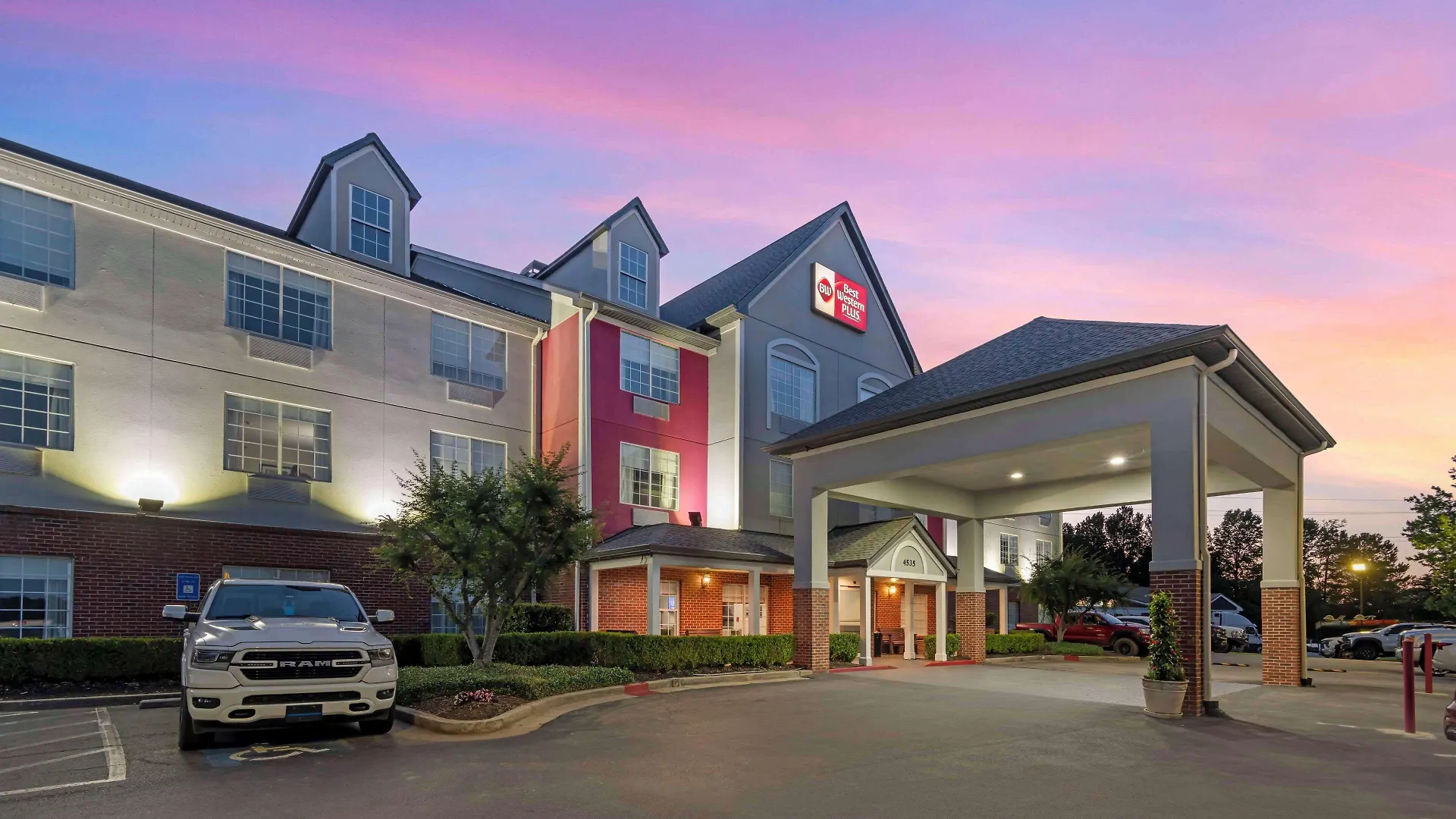 15 Top-Rated Family Hotels in Georgia, US Worth Booking
