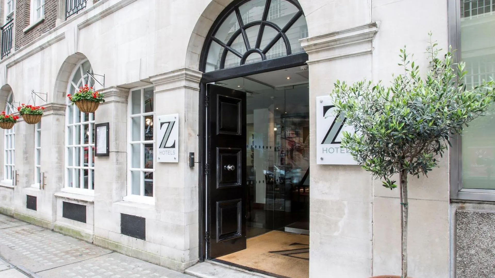 Where to Stay in Westminster: 5 Z Hotels Compared