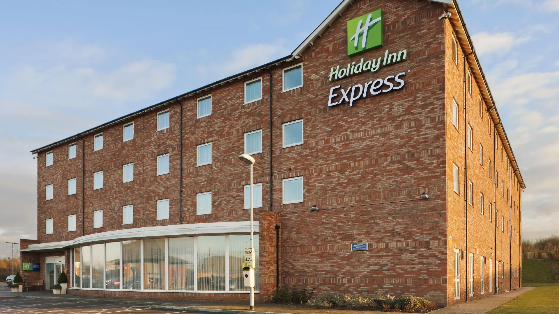 7 Budget Hotels Near Arbury Hall Worth Booking