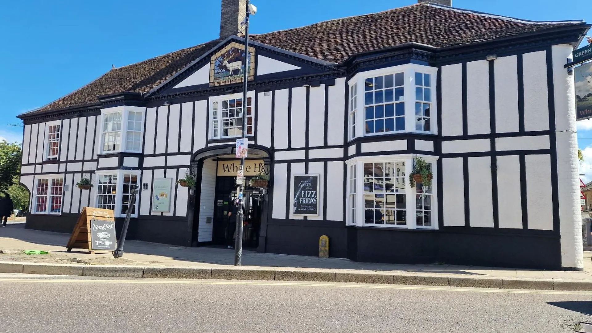 5 Central Hotels Near Royal British Legion for Easy Braintree Access