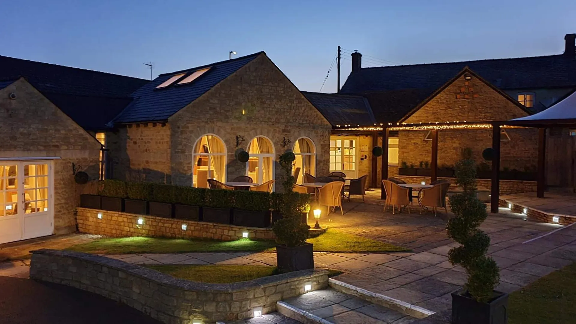 4 Romantic Hotels Near Cotswold Farm Park Worth Booking