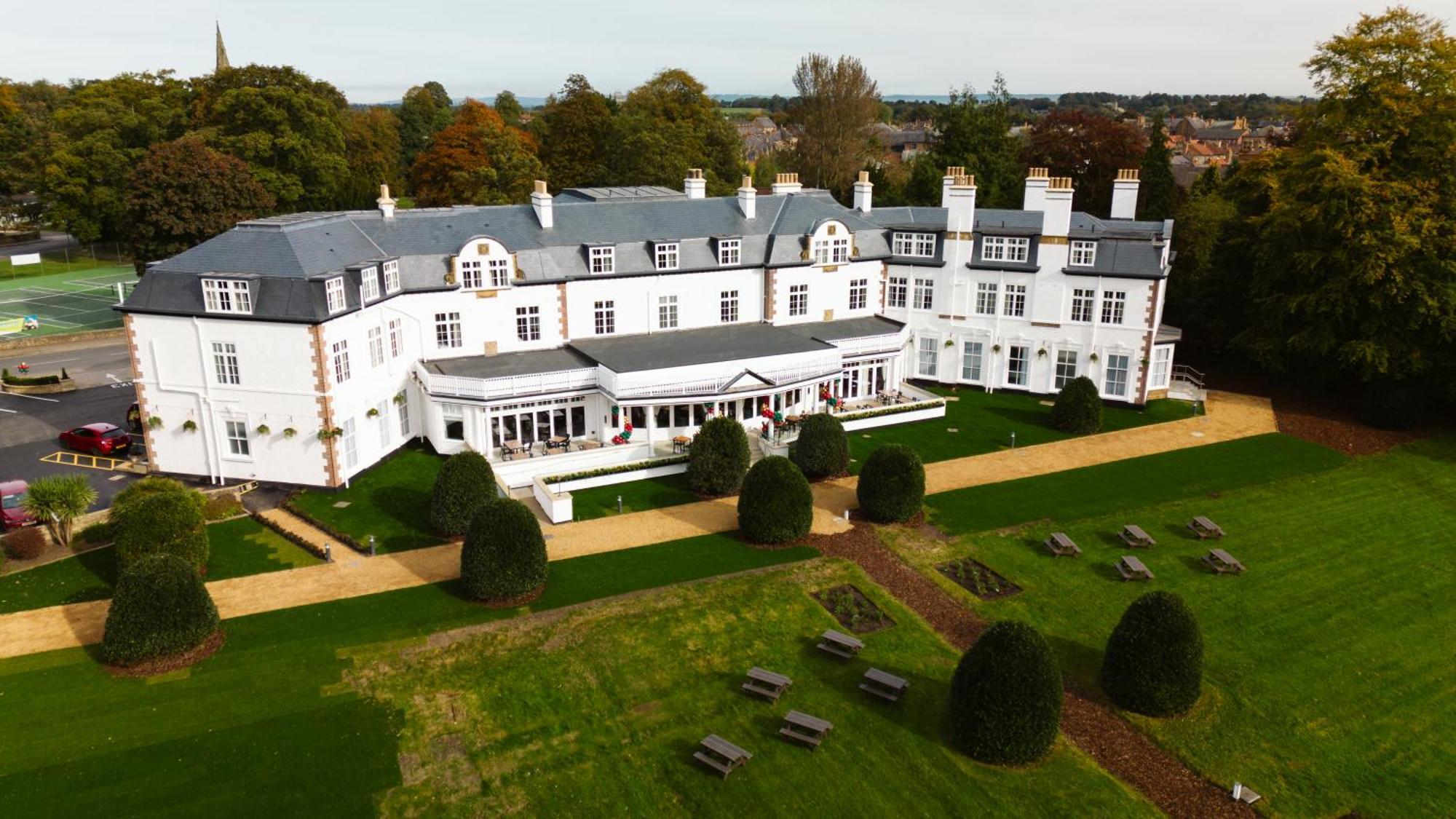4 Family Hotels Near Lightwater Valley for Easy Access