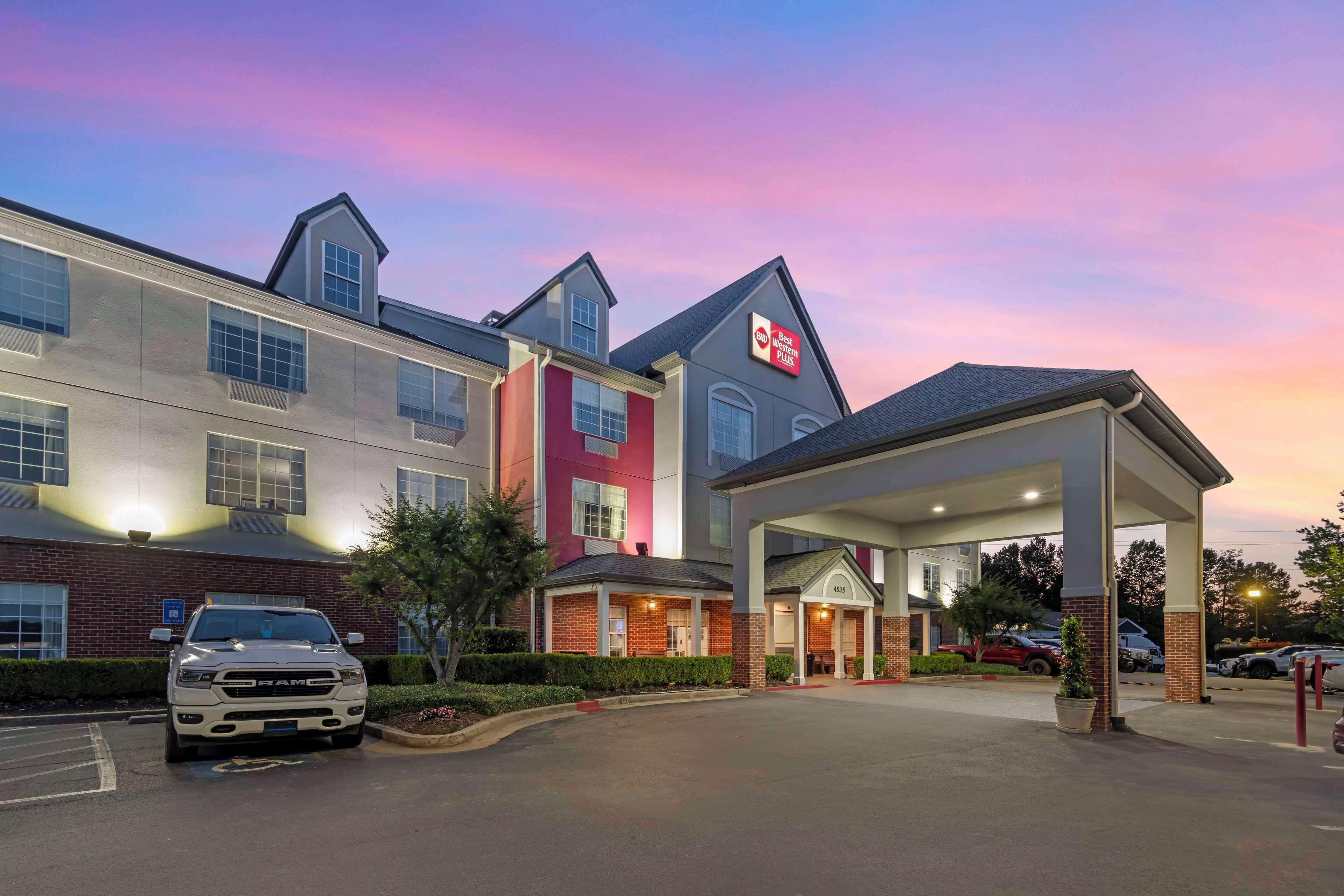 15 Top-Rated Family Hotels in Georgia, US Worth Booking