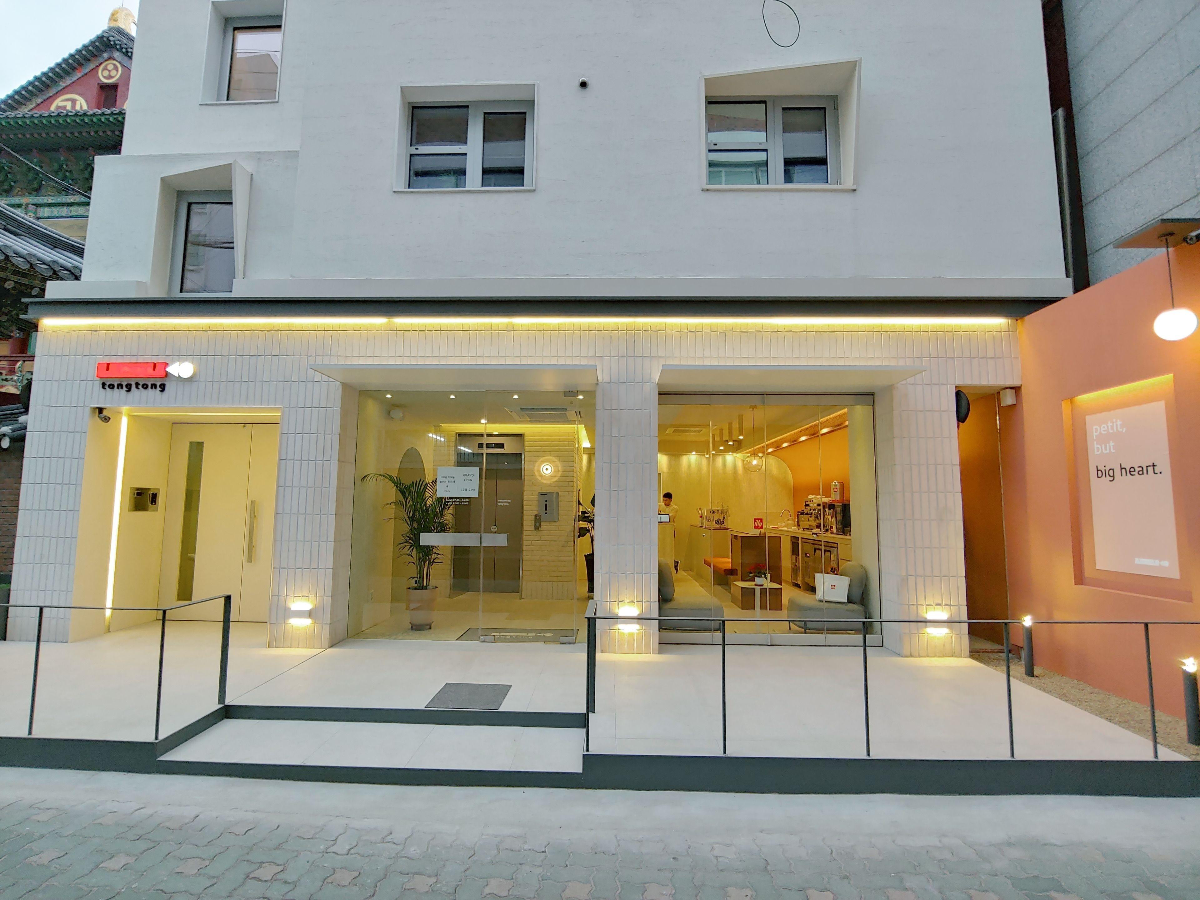 Staying in Insa-dong: 13 Central Seoul Hotels Compared