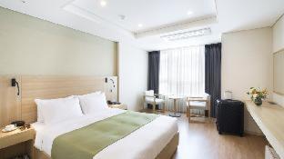 4 Exceptional Design Hotels Close to Songsanghyeon Square