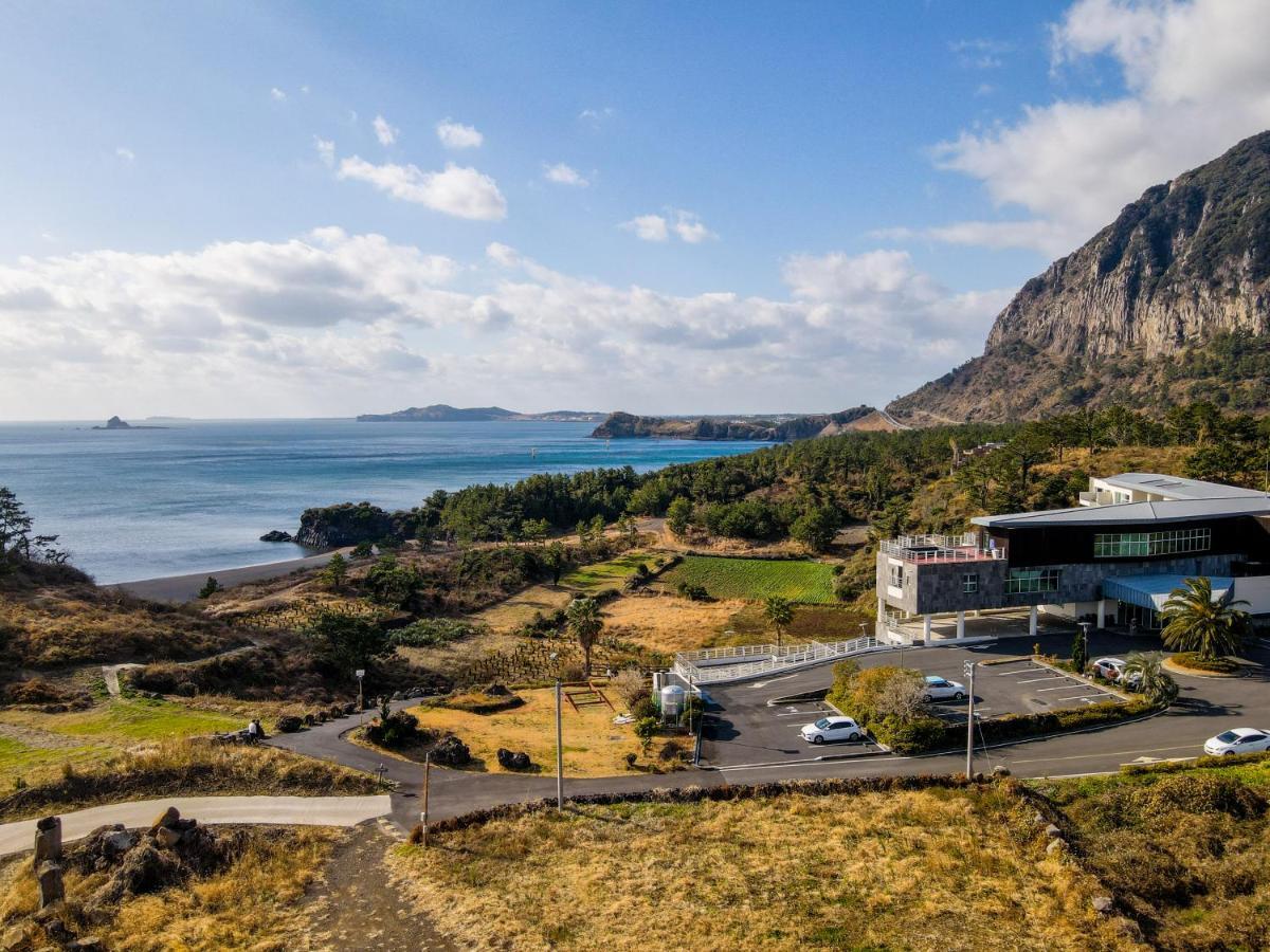 5 Family Hotels Near World Automobile Jeju Museum Worth Booking