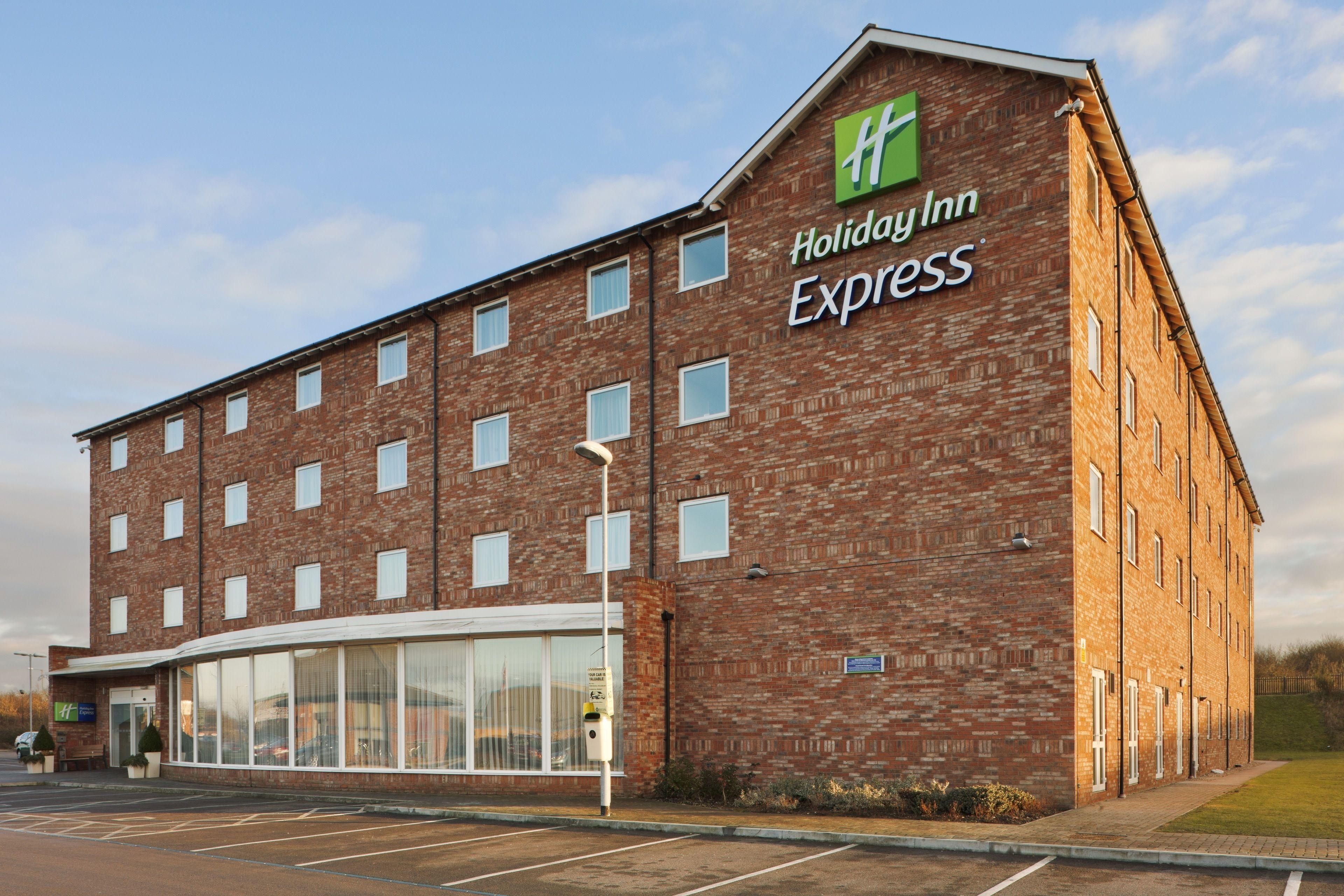 7 Budget Hotels Near Arbury Hall Worth Booking